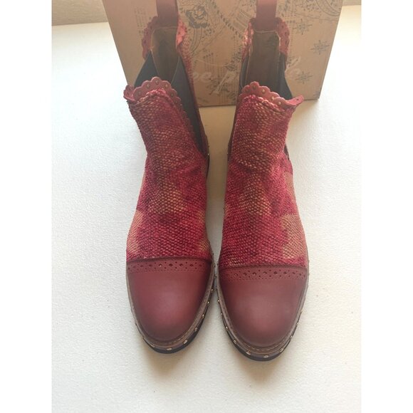Free People NEW 10 Textile Atlas Chelsea Boot in Burgundy Red Kilim - Picture 6 of 7